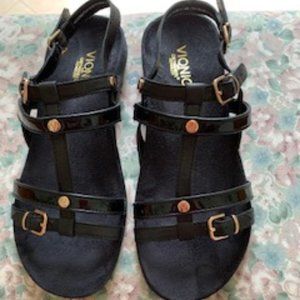 Vionic Sandals NWOT Size 7 1/2 M